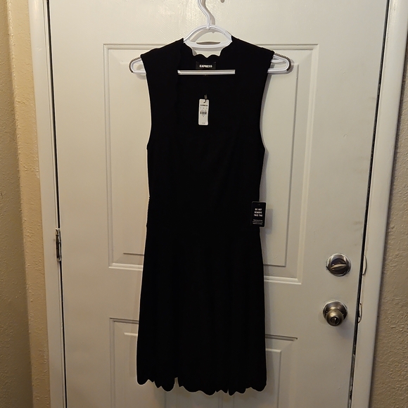 Express Dresses & Skirts - Express Black Scalloped Neck & Hem Sleeveless Knit Sweater Dress - Size M